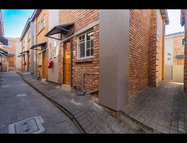 2 BEDROOM APARTMENT FOR SALE IN BIRCHLEIGH